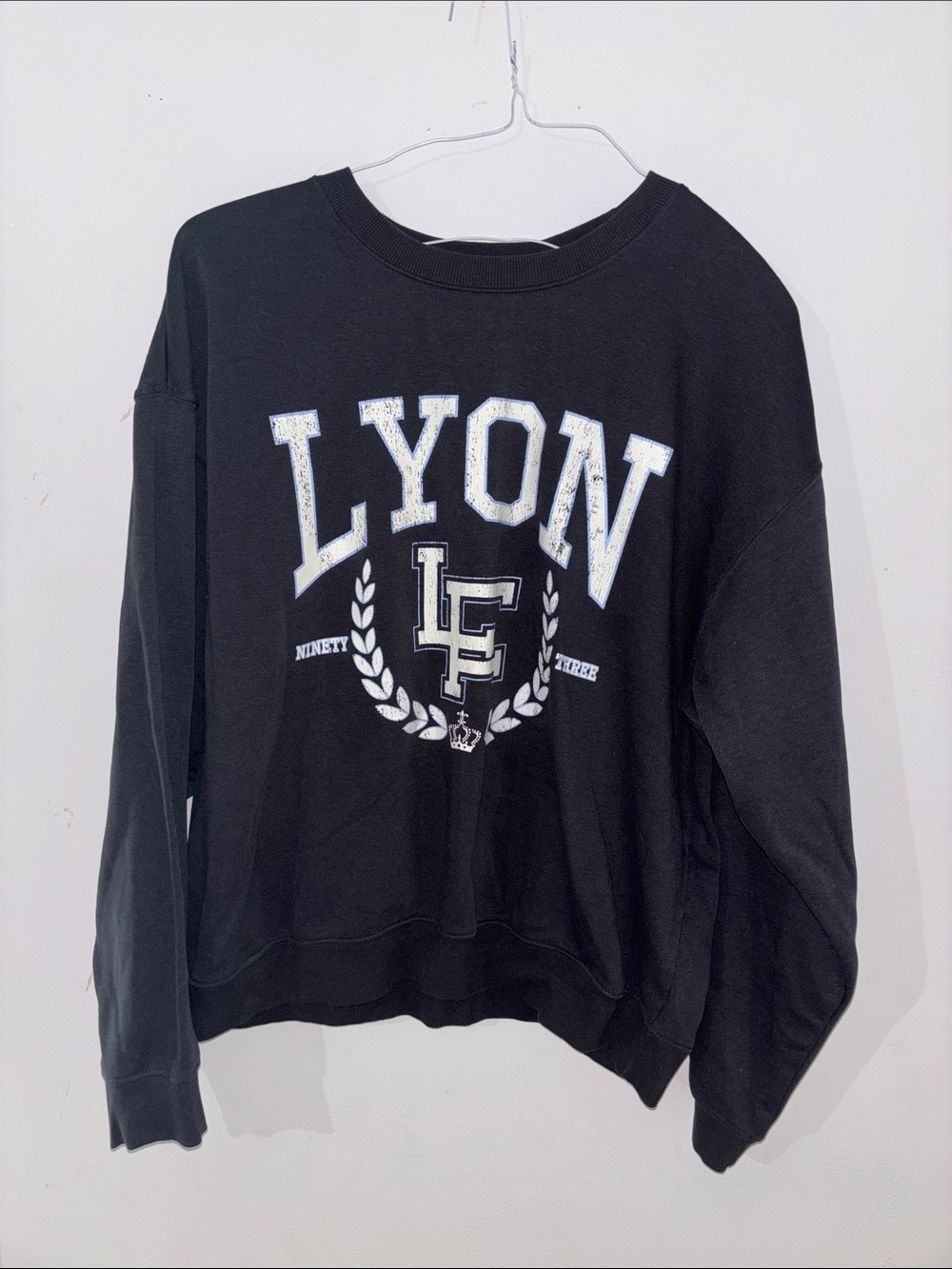 H&M Black Crewneck Sweatshirt with White Lyon Graphic
